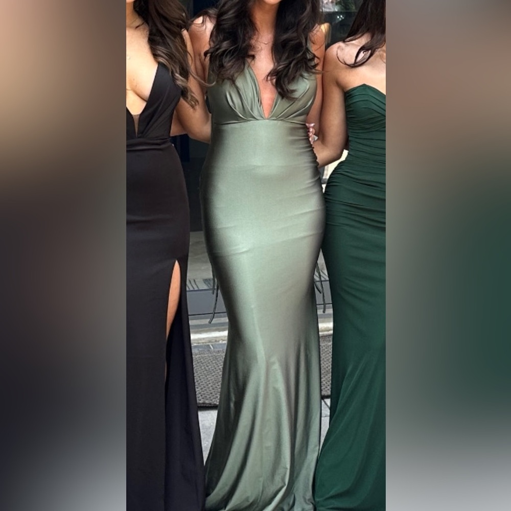 Jessica Angel gown
style 2367
Colour RUSTY OLIVE
Size XS